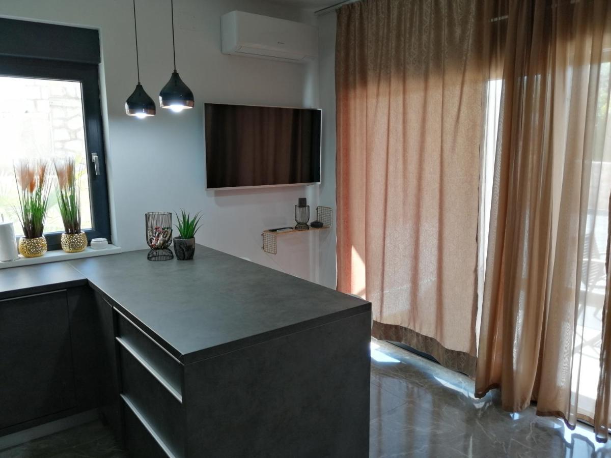 Appartement Golden Sunset à Njivice Extérieur photo