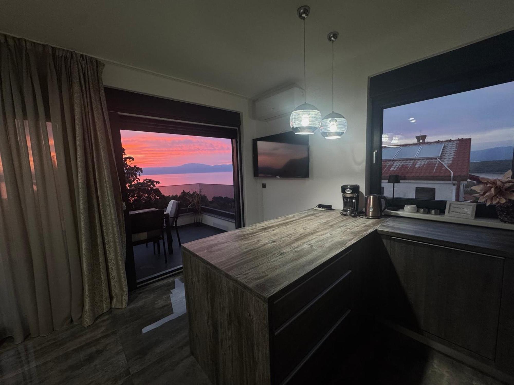 Appartement Golden Sunset à Njivice Extérieur photo